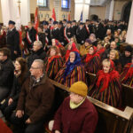 30.3.2015 Masłów. W kościele parafialnym w Masłowie w odprawiona została msza święta dziękczynna za nauczanie i posługę Jana Pawła II. Po nabożeństwie parafianie wzięli udział w Drodze Krzyżowej. / Wojciech Habdas / Radio Kielce