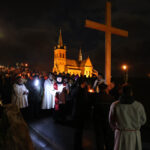 30.3.2015 Masłów. W kościele parafialnym w Masłowie w odprawiona została msza święta dziękczynna za nauczanie i posługę Jana Pawła II. Po nabożeństwie parafianie wzięli udział w Drodze Krzyżowej. / Wojciech Habdas / Radio Kielce