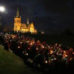 30.3.2015 Masłów. W kościele parafialnym w Masłowie w odprawiona została msza święta dziękczynna za nauczanie i posługę Jana Pawła II. Po nabożeństwie parafianie wzięli udział w Drodze Krzyżowej. / Wojciech Habdas / Radio Kielce