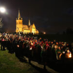 30.3.2015 Masłów. W kościele parafialnym w Masłowie w odprawiona została msza święta dziękczynna za nauczanie i posługę Jana Pawła II. Po nabożeństwie parafianie wzięli udział w Drodze Krzyżowej. / Wojciech Habdas / Radio Kielce