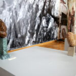 Wystawa rzeźby "W kręgu pracowni Wietrzni" w Sali Wystaw Czasowych Centrum Geoedukacji w Kielcach / Kamil Król / Radio Kielce