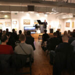 27.3.2015 Kielce. Obrazy ukraińskich artystów o polskich korzeniach można było w piątek wylicytować w Galerii Winda w Kielcach w ramach akcji  "Medycyna i sztuka ponad podziałami" / Wojciech Habdas / Radio Kielce