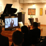 27.3.2015 Kielce. Obrazy ukraińskich artystów o polskich korzeniach można było w piątek wylicytować w Galerii Winda w Kielcach w ramach akcji  "Medycyna i sztuka ponad podziałami" / Wojciech Habdas / Radio Kielce