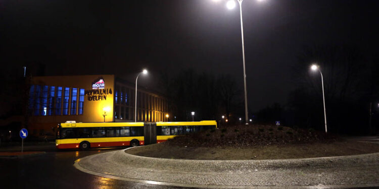 Nowe rondo na skrzyżowaniu ulic Krakowskiej i Alei Legionów / Wojciech Habdas / Radio Kielce