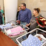 12.3.2015 Kielce. Trojaczki w Szpitalu Zespolonym. Maleństwa urodziły się w 7 lutego w 32 tygodniu ciąży. Największy - Krystian ważył w chwili narodzin 1750 gramów, drugi był Kamil (1660 gramów), trzecia - Klaudia (1500 gramów). / Wojciech Habdas / Radio Kielce