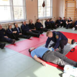 12.3.2015 Kielce. Strażnicy Miejscy przechodzą szkolenie z udzielania pierwszej pomocy / Wojciech Habdas / Radio Kielce