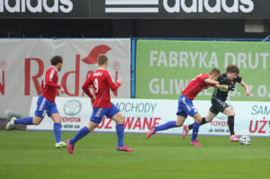 22.3.2015 Gliwice. Fragment meczu Piast Gliwice - Korona Kielce. / Wojciech Habdas / Radio Kielce