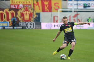 22.3.2015 Gliwice. Fragment meczu Piast Gliwice - Korona Kielce. Paweł Golański / Wojciech Habdas / Radio Kielce