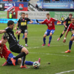 22.3.2015 Gliwice. Fragment meczu Piast Gliwice - Korona Kielce. Nabil Aankour / Wojciech Habdas / Radio Kielce