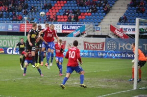 22.3.2015 Gliwice. Fragment meczu Piast Gliwice - Korona Kielce. / Wojciech Habdas / Radio Kielce