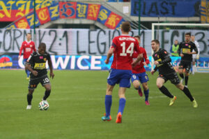 22.3.2015 Gliwice. Fragment meczu Piast Gliwice - Korona Kielce. / Wojciech Habdas / Radio Kielce