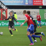 22.3.2015 Gliwice. Fragment meczu Piast Gliwice - Korona Kielce.  Vlastimir Jovanovic / Wojciech Habdas / Radio Kielce