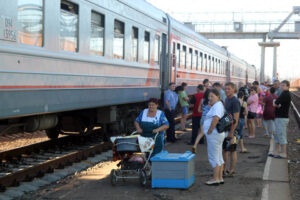 Celem wyprawy Koleją Transsyberyjską, liczącej ponad 5 tysięcy kilometrów była wizyta nad najgłębszym słodkowodnym jeziorem świata – Bajkałem. / Tomasz Tułak