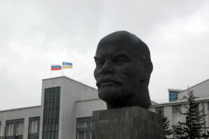 Celem wyprawy Koleją Transsyberyjską, liczącej ponad 5 tysięcy kilometrów była wizyta nad najgłębszym słodkowodnym jeziorem świata – Bajkałem. / Tomasz Tułak