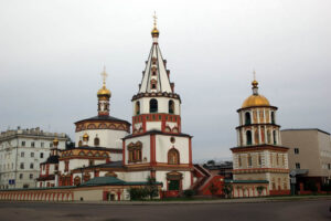 Celem wyprawy Koleją Transsyberyjską, liczącej ponad 5 tysięcy kilometrów była wizyta nad najgłębszym słodkowodnym jeziorem świata – Bajkałem. / Tomasz Tułak