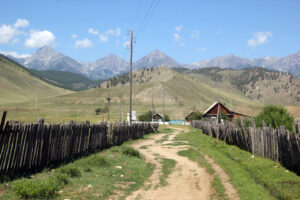 Celem wyprawy Koleją Transsyberyjską, liczącej ponad 5 tysięcy kilometrów była wizyta nad najgłębszym słodkowodnym jeziorem świata – Bajkałem. / Tomasz Tułak