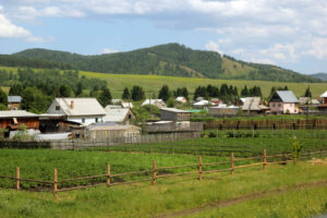Celem wyprawy Koleją Transsyberyjską, liczącej ponad 5 tysięcy kilometrów była wizyta nad najgłębszym słodkowodnym jeziorem świata – Bajkałem. / Tomasz Tułak