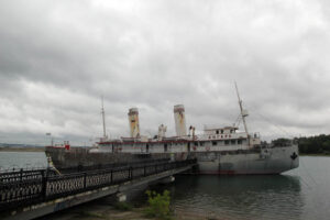 Celem wyprawy Koleją Transsyberyjską, liczącej ponad 5 tysięcy kilometrów była wizyta nad najgłębszym słodkowodnym jeziorem świata – Bajkałem. / Tomasz Tułak