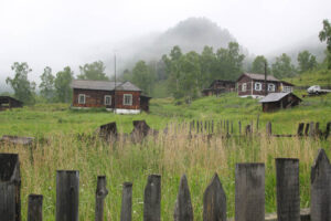 Celem wyprawy Koleją Transsyberyjską, liczącej ponad 5 tysięcy kilometrów była wizyta nad najgłębszym słodkowodnym jeziorem świata – Bajkałem. / Tomasz Tułak
