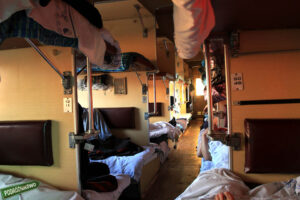 Celem wyprawy Koleją Transsyberyjską, liczącej ponad 5 tysięcy kilometrów była wizyta nad najgłębszym słodkowodnym jeziorem świata – Bajkałem. / Tomasz Tułak