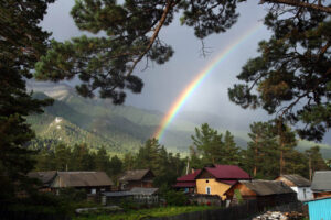 Celem wyprawy Koleją Transsyberyjską, liczącej ponad 5 tysięcy kilometrów była wizyta nad najgłębszym słodkowodnym jeziorem świata – Bajkałem. / Tomasz Tułak