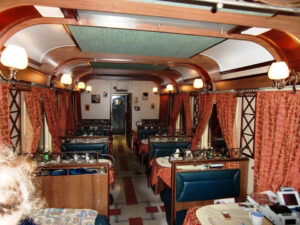 Celem wyprawy Koleją Transsyberyjską, liczącej ponad 5 tysięcy kilometrów była wizyta nad najgłębszym słodkowodnym jeziorem świata – Bajkałem. / Tomasz Tułak