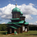 Celem wyprawy Koleją Transsyberyjską, liczącej ponad 5 tysięcy kilometrów była wizyta nad najgłębszym słodkowodnym jeziorem świata – Bajkałem. / Tomasz Tułak