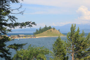 Celem wyprawy Koleją Transsyberyjską, liczącej ponad 5 tysięcy kilometrów była wizyta nad najgłębszym słodkowodnym jeziorem świata – Bajkałem. / Tomasz Tułak