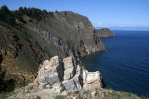 Celem wyprawy Koleją Transsyberyjską, liczącej ponad 5 tysięcy kilometrów była wizyta nad najgłębszym słodkowodnym jeziorem świata – Bajkałem. / Tomasz Tułak