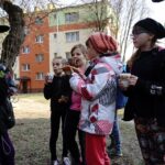 21.03.2015 sprzątanie parku na kieleckim  Czarnowie / Stanisław Blinstrub / Radio Kielce