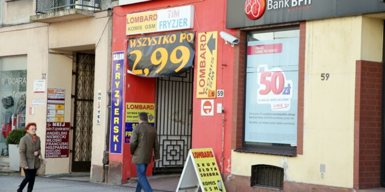 10.03.2015 Szyldy na ulicy Sienkiewicza / Stanisław Blinstrub / Radio Kielce