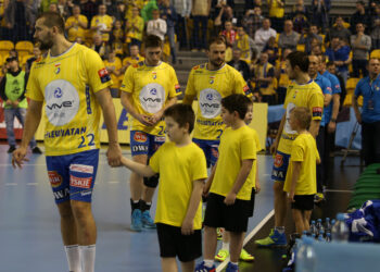 Rewanżowy mecz 1/8 finału Vive Tauron Kielce - Montpellier. Przedmeczowa prezentacja / Kamil Król / Radio Kielce