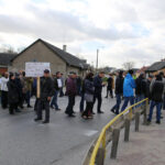 Blokada drogi w Brzezinach (20 kwietnia 2015 r.) / Kamil Król / Radio Kielce