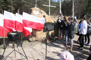 Uroczystości patriotyczne przy ulicy Grabinów w Kielcach (10 kwietnia 2015 r.) / Piotr Michalski / Radio Kielce