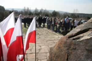 Uroczystości patriotyczne przy ulicy Grabinów w Kielcach (10 kwietnia 2015 r.) / Piotr Michalski / Radio Kielce