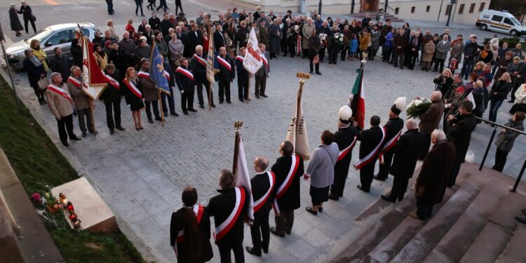 Uroczystości patriotyczne w kieleckiej Katedrze (9 kwietnia 2015 r.) / Piotr Michalski / Radio Kielce