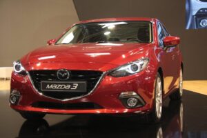 16.04.2015 Mazda na targach Motor Show / Robert Felczak / Radio Kielce