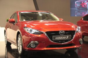 16.04.2015 Mazda na targach Motor Show / Robert Felczak / Radio Kielce