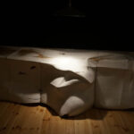 2.4.2015 Kielce. Jerzy Fober - wystawa rzeźb w Domu Praczki. / Marlena Płaska / Radio Kielce