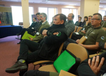 15.4.2015 Wólka Milanowska. Przedstawiciele Parków Narodowych z Polski i Stanów Zjednoczonych spotkali się w Wólce Milanowskiej by wypracować nowe sposoby dotyczące postrzegania ruchu turystycznego. / Marlena Płaska / Radio Kielce