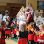 28.4.2015 Zagnańsk. Przedszkole z Zagnańska realizuje międzynarodowy program Comenius / Grzegorz Jamka / Radio Kielce