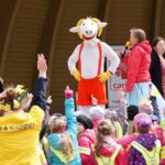 14.04.2015 Festyn dla dzieci "Pola Nadziei" w Parku Miejskim / Stanisław Blinstrub / Radio Kielce