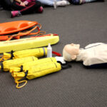 15.4.2015 Kielce. Bezpieczna woda, szkolenie z zasad bezpiecznej kąpieli i udzielania pierwszej pomocy w Targach Kielce. / Stanisław Blinstrub / Radio Kielce