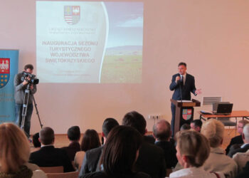 23.4.2015 Podzamcze Chęcińskie. Inauguracja sezonu turystycznego Województwa Świętokrzyskiego / Grzegorz Jamka / Radio Kielce
