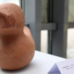 Zabawki - rzeźba ceramiczna. Wystawa Katarzyny Handzlik w Muzeum Zabawek i Zabawy / Kamil Król / Radio Kielce