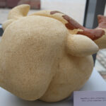 Zabawki - rzeźba ceramiczna. Wystawa Katarzyny Handzlik w Muzeum Zabawek i Zabawy / Kamil Król / Radio Kielce