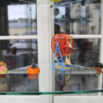 Zabawki - rzeźba ceramiczna. Wystawa Katarzyny Handzlik w Muzeum Zabawek i Zabawy / Kamil Król / Radio Kielce