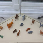 Zabawki - rzeźba ceramiczna. Wystawa Katarzyny Handzlik w Muzeum Zabawek i Zabawy / Kamil Król / Radio Kielce