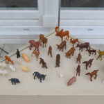 Zabawki - rzeźba ceramiczna. Wystawa Katarzyny Handzlik w Muzeum Zabawek i Zabawy / Kamil Król / Radio Kielce