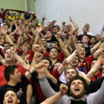 Rewanżowy mecz ćwierćfinału LM piłkarzy ręcznych: Vive Tauron Kielce - Vardar Skopje. Kibice gości / Kamil Król / Radio Kielce